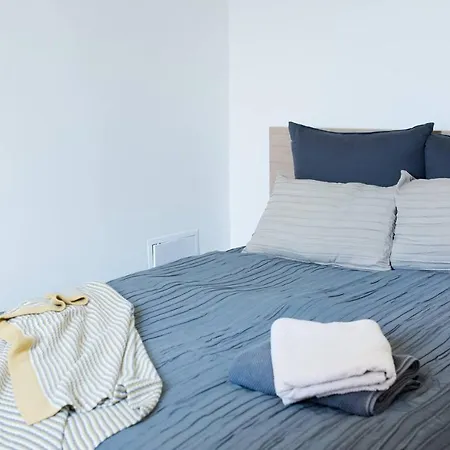 New Charming Home With Ac In Budapest Center